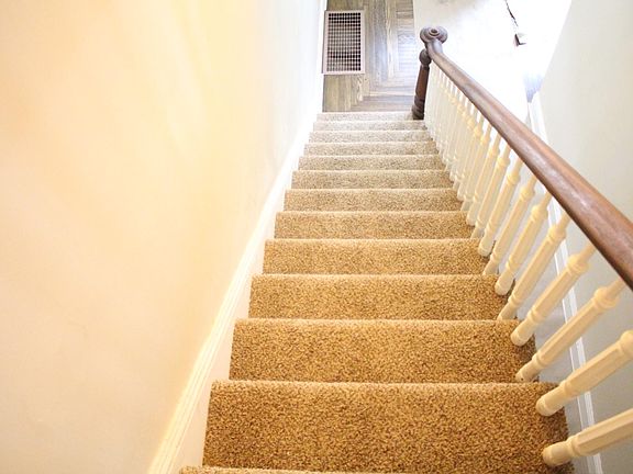 Main Stairway to main hallway