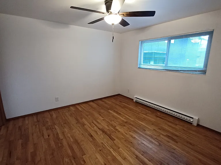 Prospect Manor — Photo 11