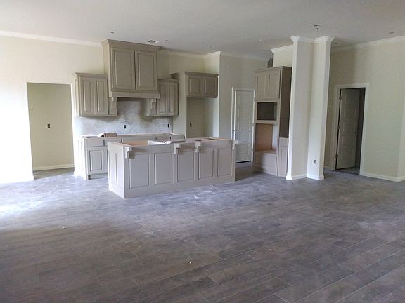 4th image of 3683 King Arthur Ct