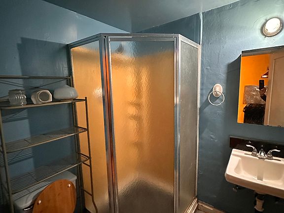 2nd image of 617 W Woodruff Ave #1