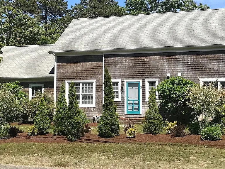 This well-insulated house includes Nest thermostats, convenient for controlling the temperature even when you're away.