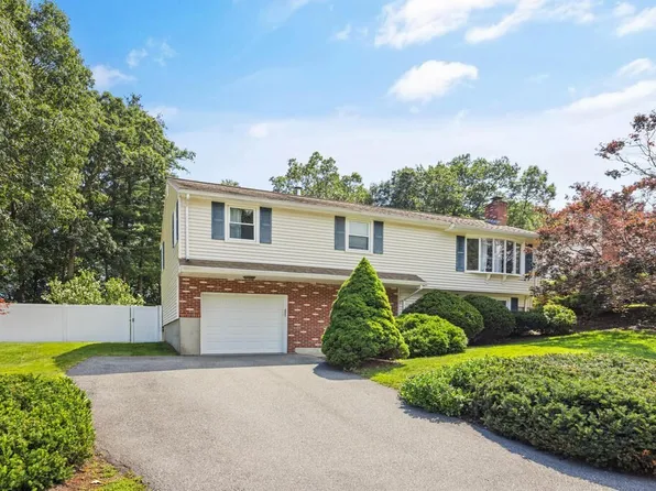 15 Ganley Dr, Burlington, MA 01803