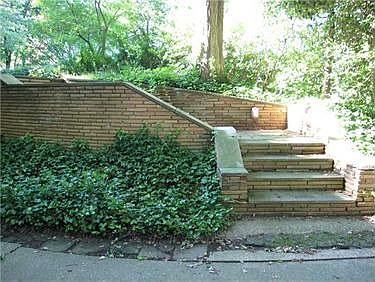 3rd image of 15 Lockwood Dr