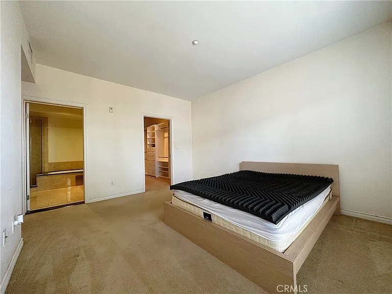 320 S Willaman Dr #402 — Photo 24