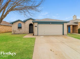 900 Buffalo Springs Dr, Fort Worth, TX 76140