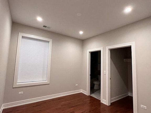 4th image of 4639 N Malden St #2