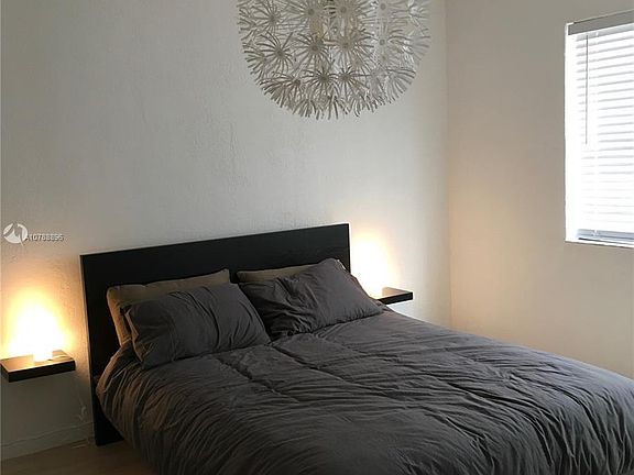 4th image of 7355 Byron Ave #8