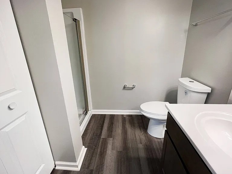 Woodhills Apartments — Photo 76