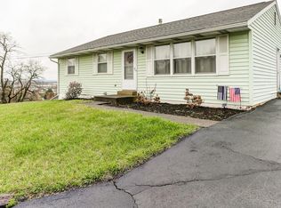 35 Cumberland Dr, Mechanicsburg, PA 17050