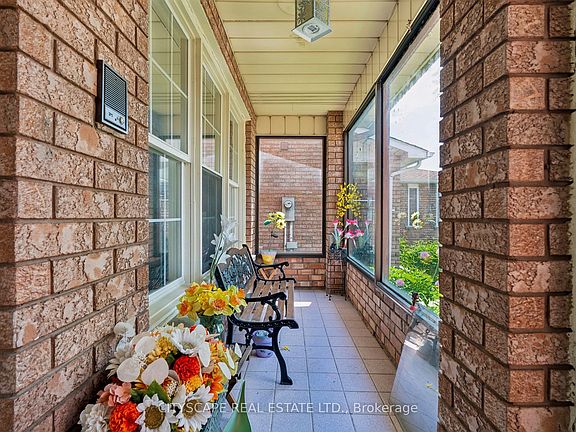 5th image of 4356 Wakefield Cres