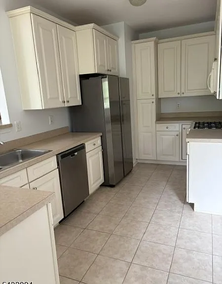 47 Taft Ln — Photo 5