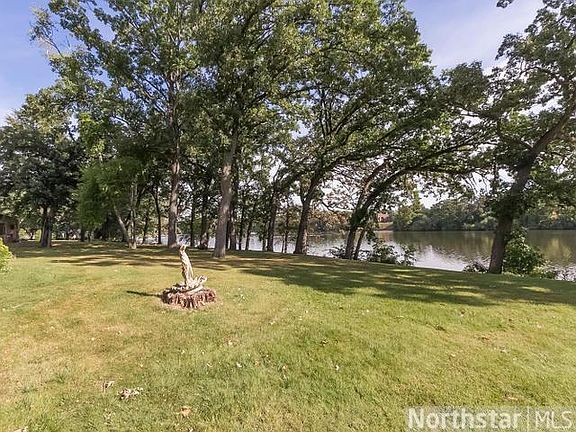3rd image of 11906 Mississippi Dr N