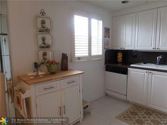 4th image of 3057 Lyndhurst N #3057