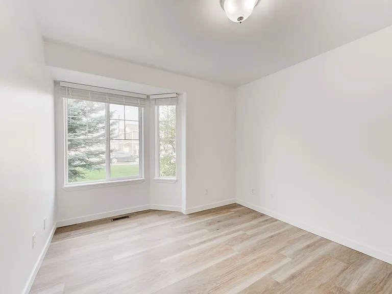 1094 Longbow Ln #D — Photo 17