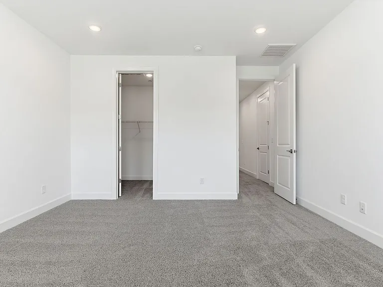 309 Lynwood Station Blvd — Photo 22