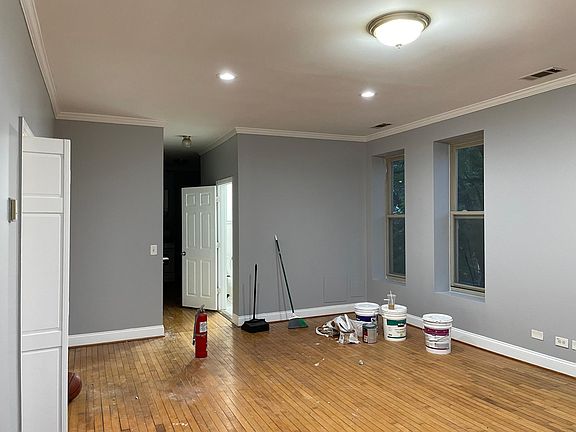 4th image of 914 N California Ave APT 2F