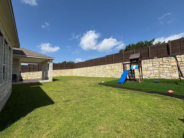 16916 Morelle Dr — Photo 33