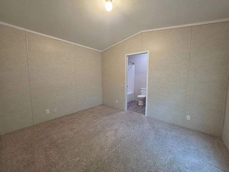 2238 E Maywood St — Photo 5