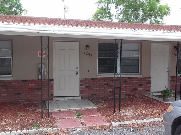 4th image of 2203 SE 15th Pl