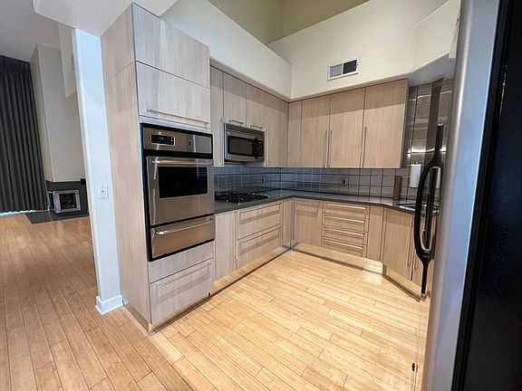 5th image of 390 S Sepulveda Blvd APT 307