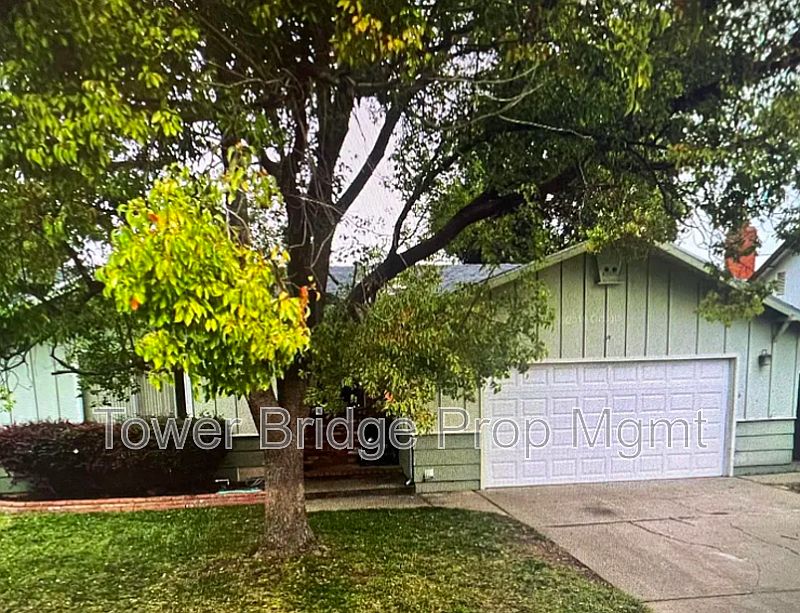 2nd image of 2525 Knightwood Way