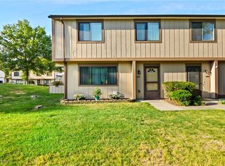 11690 Harbour Light Dr #3, North Royalton, OH 44133