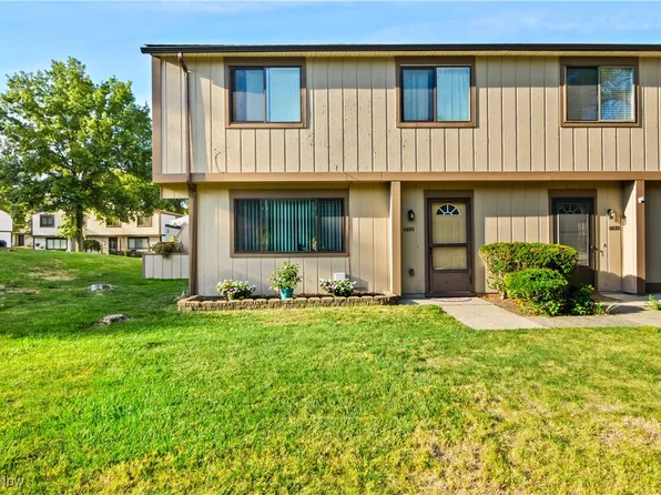11690 Harbour Light Dr #3, North Royalton, OH 44133