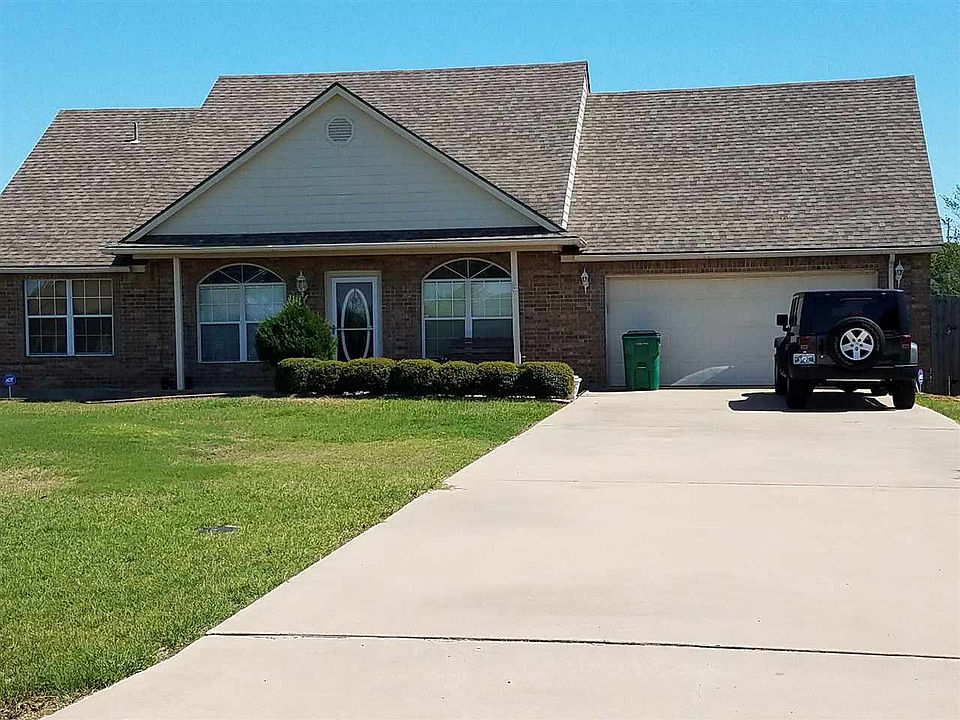 1st image of 10 NW Stonebrook Dr