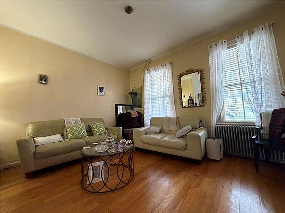 5th image of 256 Westervelt Ave