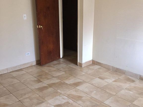 Room--laminated floors