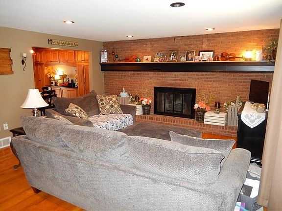 3rd image of 429 Shogan Dr