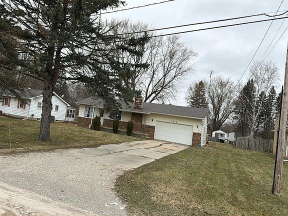 2nd image of 7070 Hickory St