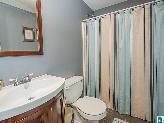 4th image of 221 Camellia Dr