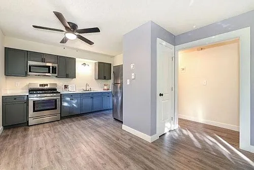 Sierra Court Apartments Photo 1
