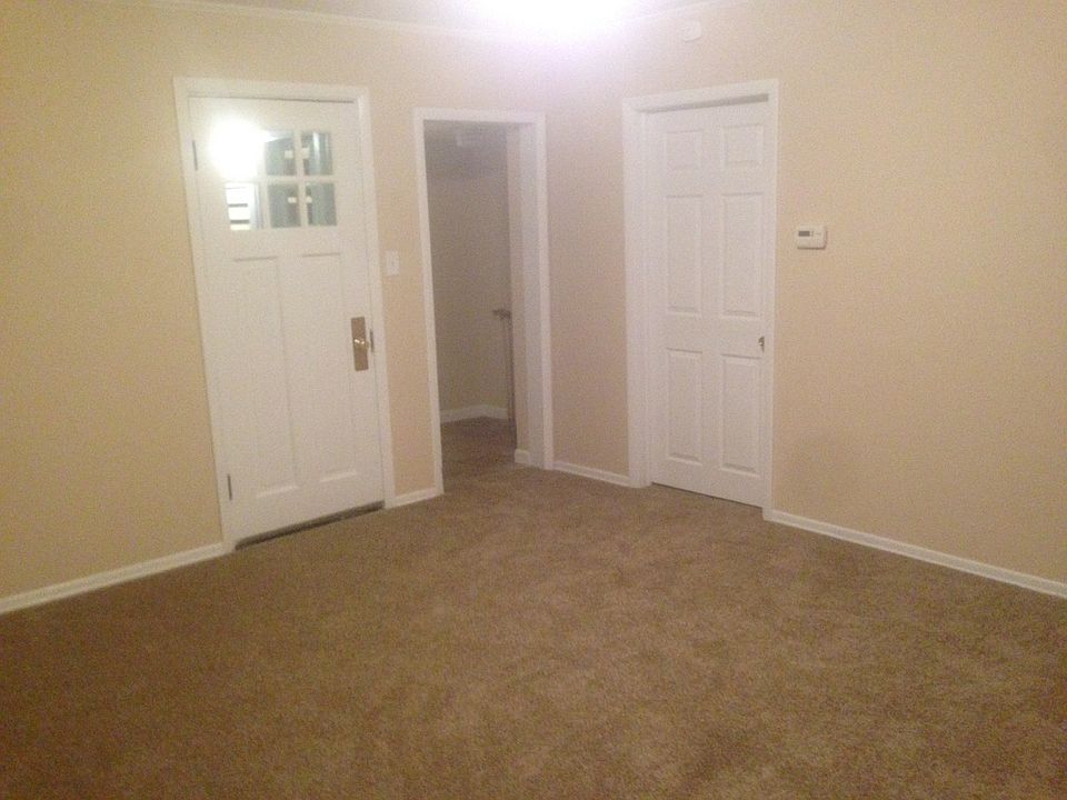 2nd image of 1535 1/2 Glenn St