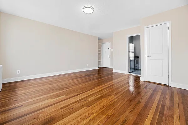 Rented by REAL New York | media 19