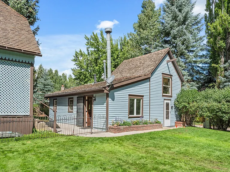 500 W Francis St — Photo 41