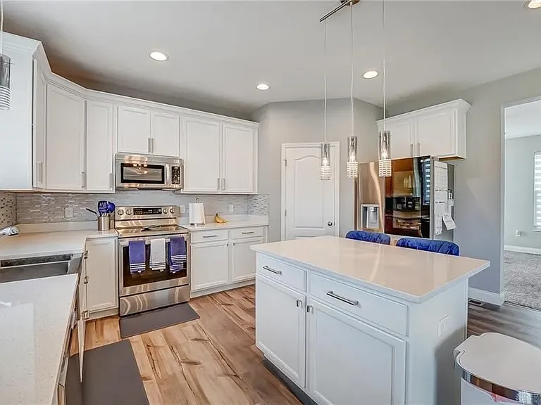 997 McKinney Ln — Photo 11