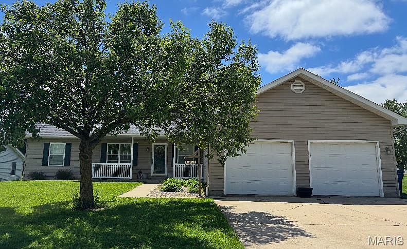 1st image of 1304 Eagle Dr