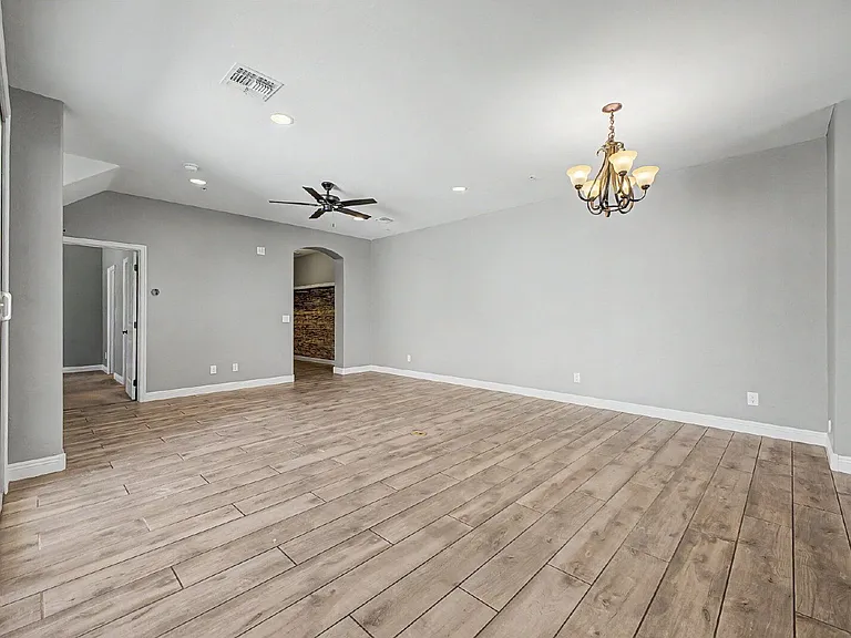 20515 W Maiden Ln — Photo 9