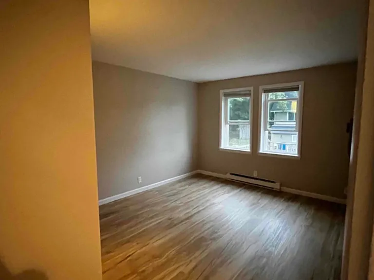 5098 Main St — Photo 4