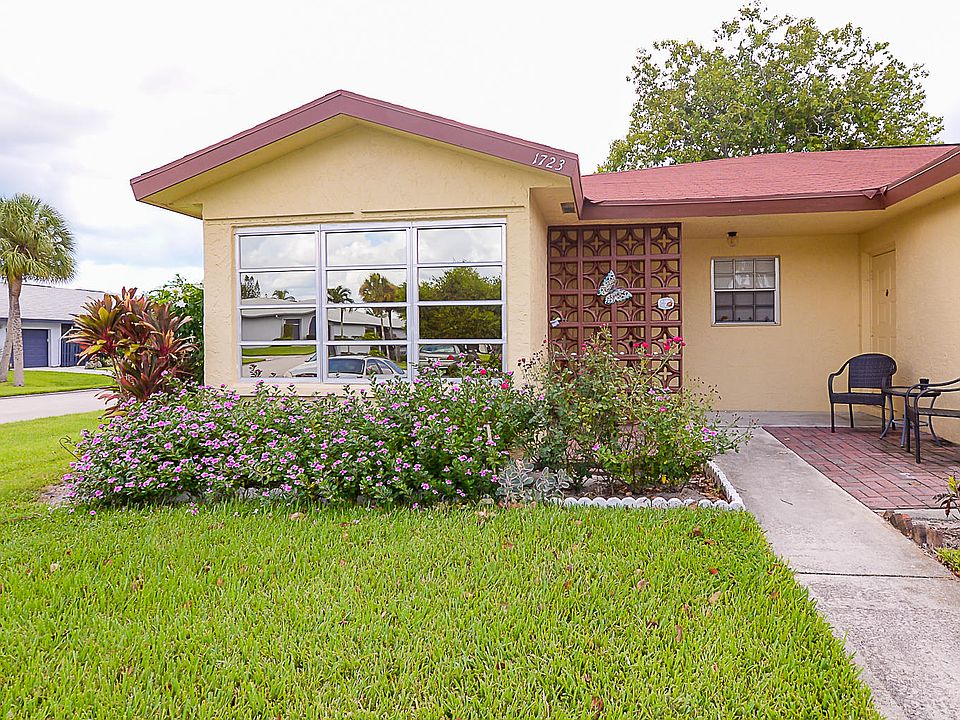 1st image of 1723 N Dovetail Dr #A