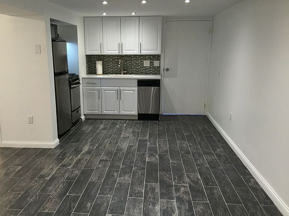 2nd image of 23-61 33rd St #2