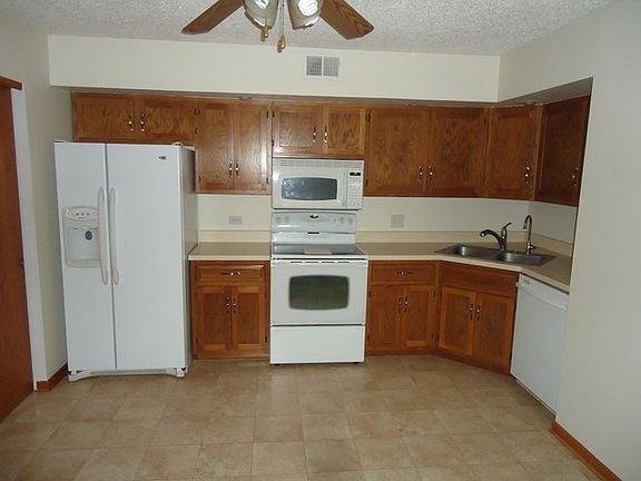 2nd image of 1472 N Rock Run Dr APT 3B