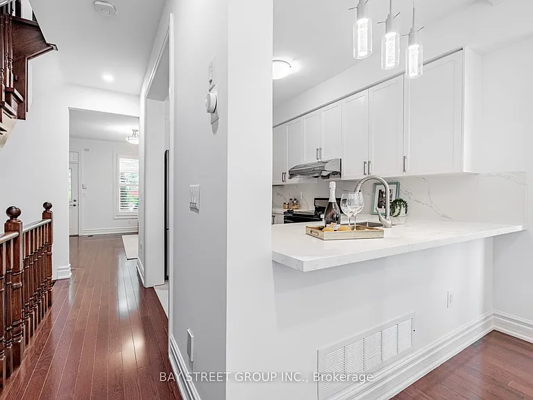 35 William Poole Way — Photo 11
