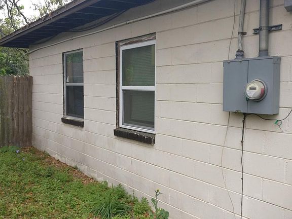 3rd image of 7820 Lueders Ave