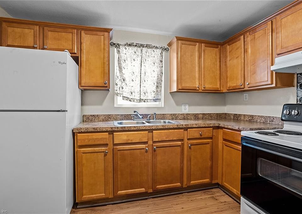 1st image of 716 31st St