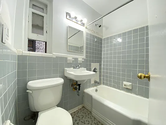 Rented by REAL New York | media 16