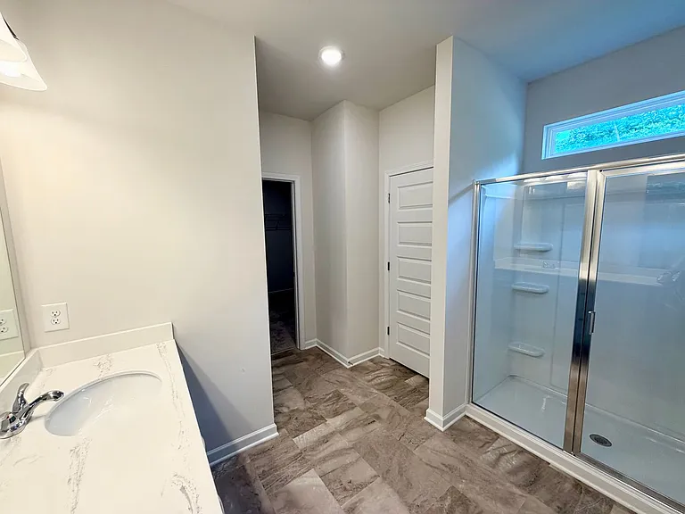 100 Rory Dr — Photo 4