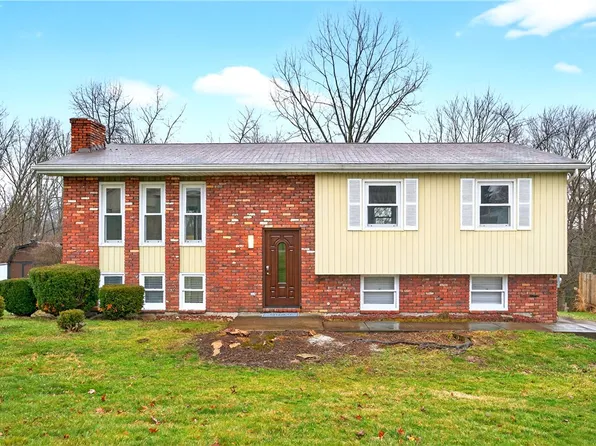 113 Redbud Dr, Beaver Falls, PA 15010